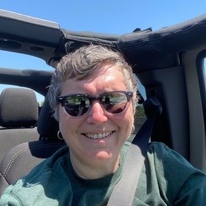 Meet your Posher, Laura